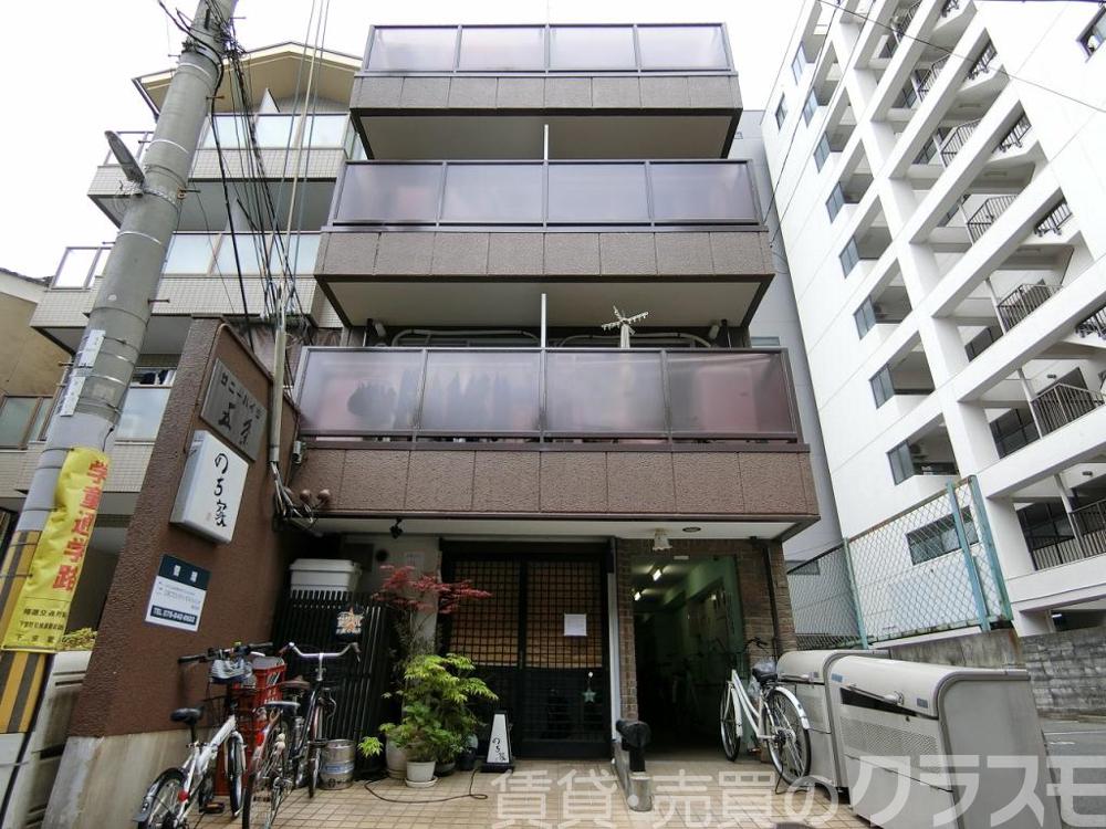 28/30 エントランス