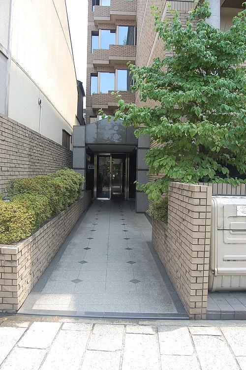 2/2 エントランス