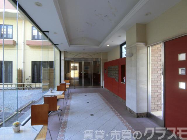 2/4 エントランス