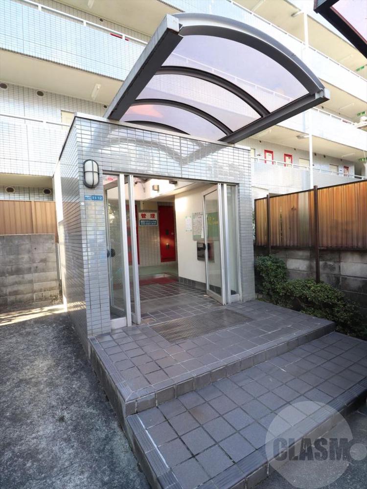 22/30 エントランス