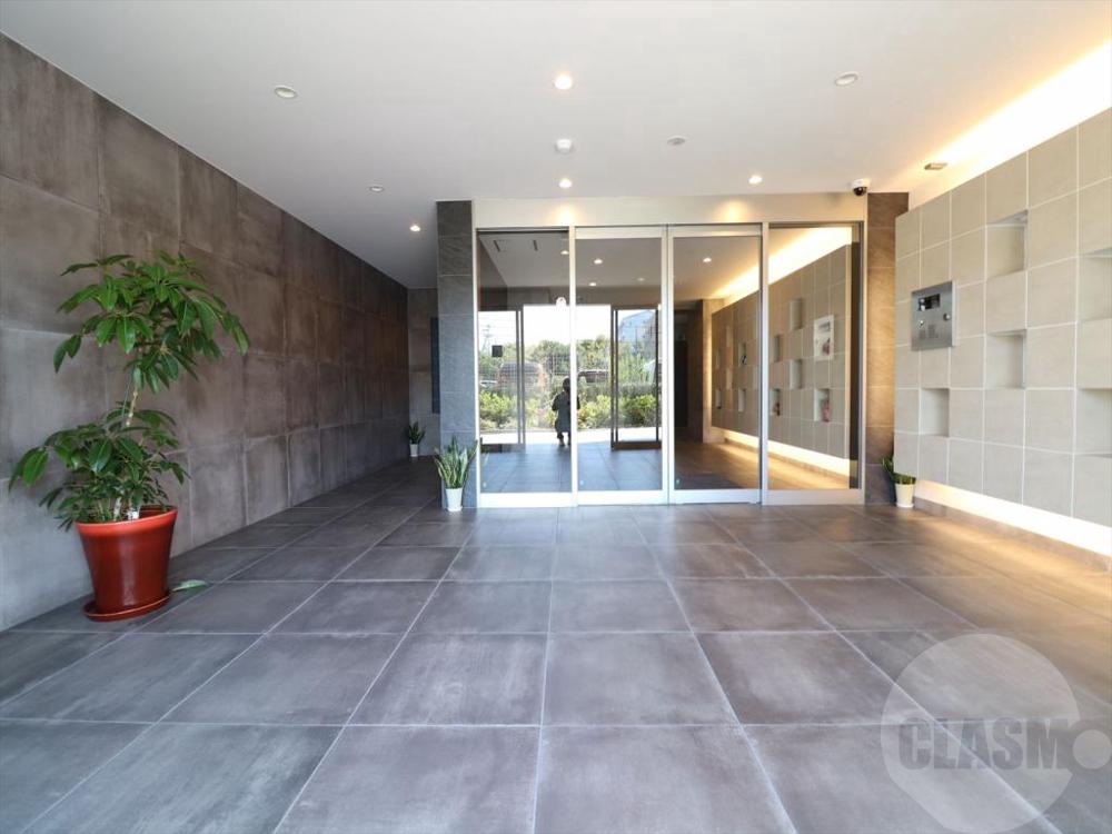 22/30 エントランス