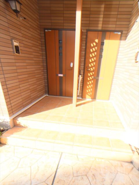 22/30 エントランス