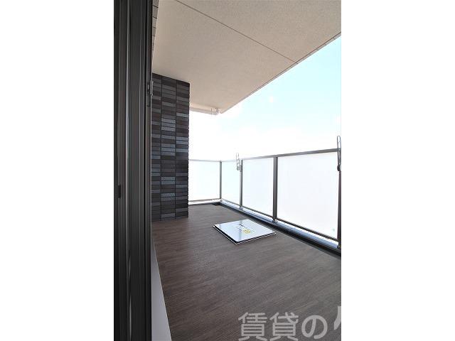 18/28 バルコニー