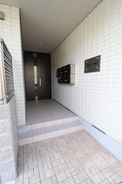 22/30 エントランス