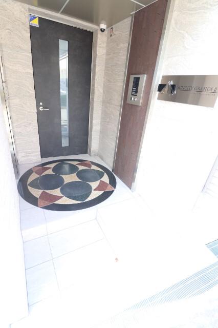 22/30 エントランス