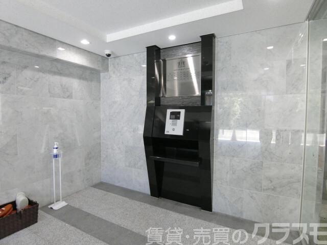 28/30 エントランス