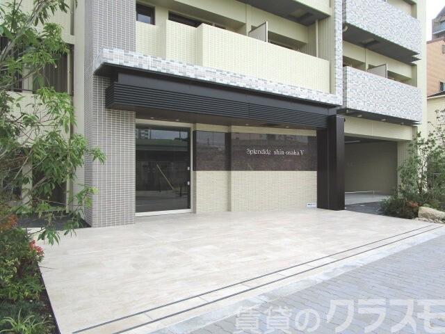 26/30 エントランス