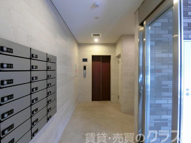 28/30 エントランス