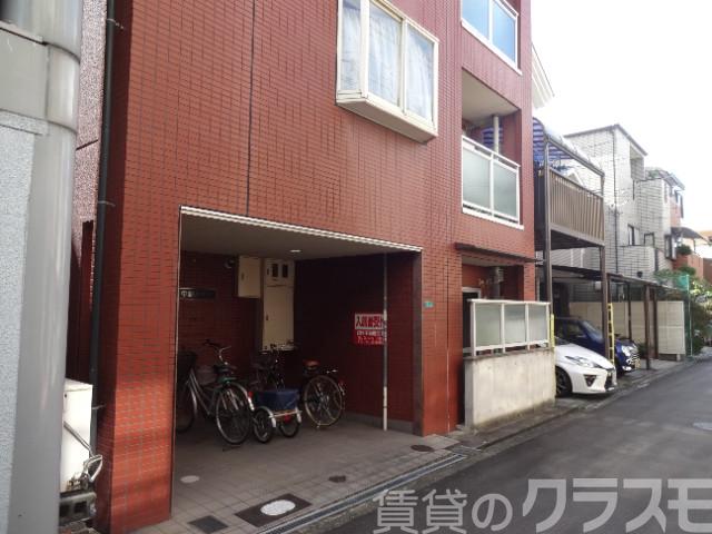 21/26 エントランス