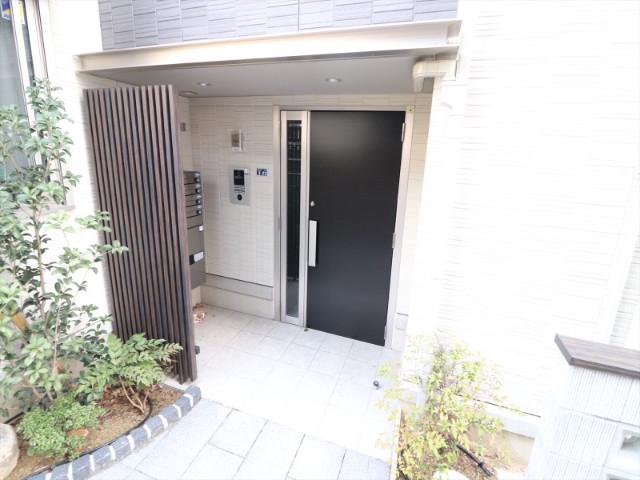 22/30 エントランス