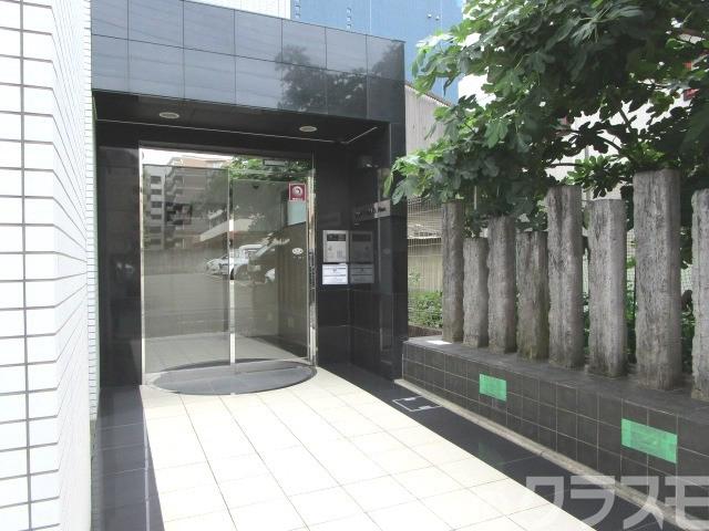 23/28 エントランス