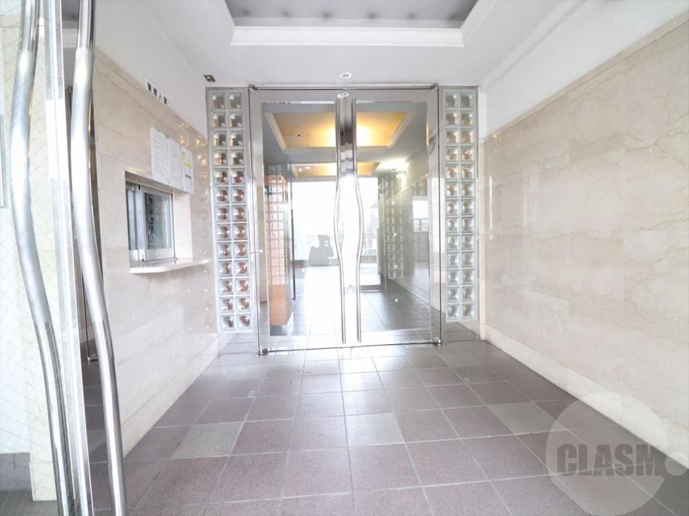 22/30 エントランス