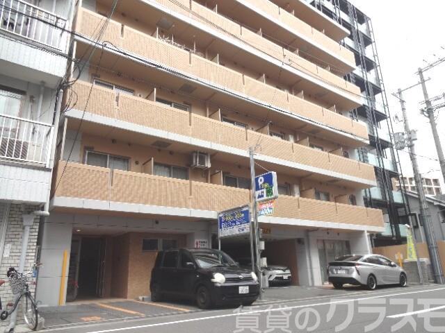 23/28 エントランス