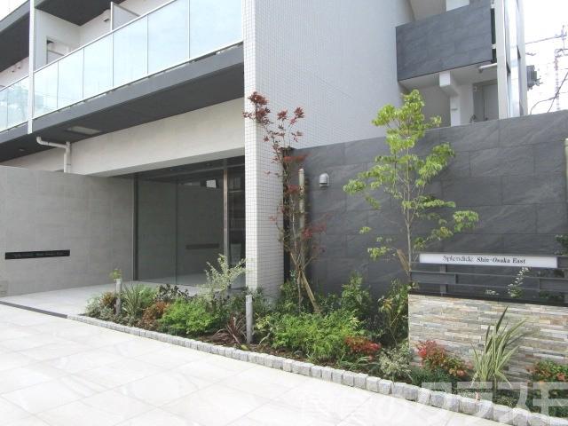 25/30 エントランス