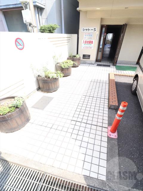 22/30 エントランス