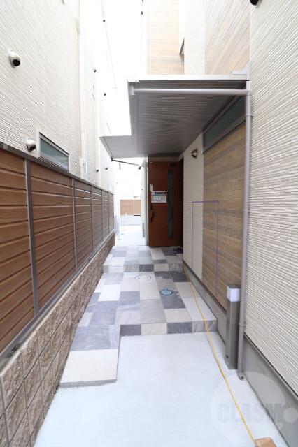 22/30 エントランス