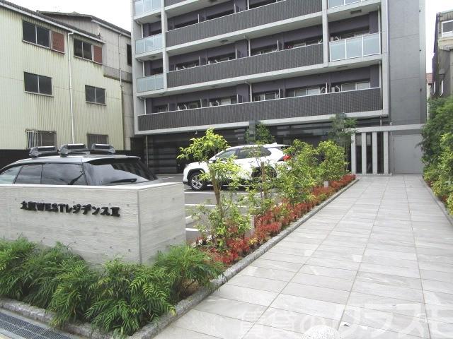 25/30 エントランス