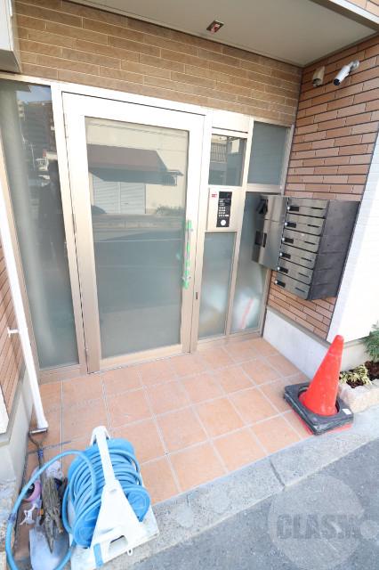 22/30 エントランス