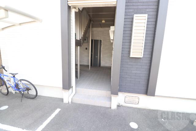 22/30 エントランス