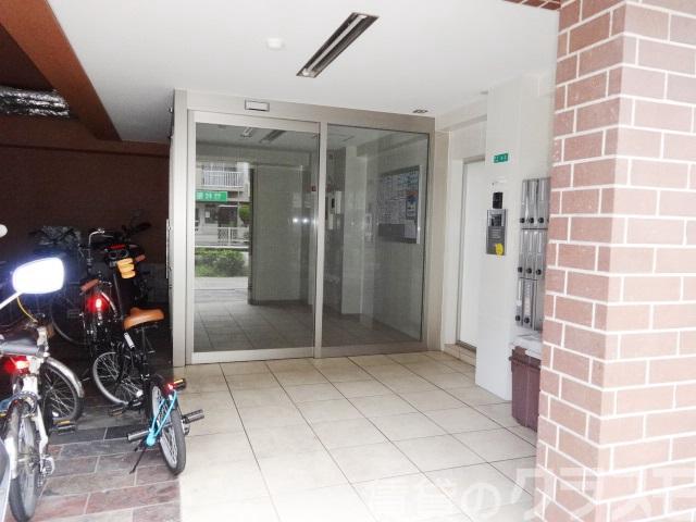 17/23 エントランス