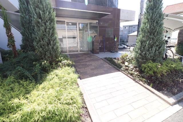 22/30 エントランス