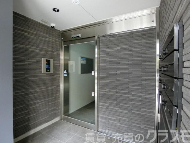 28/30 エントランス