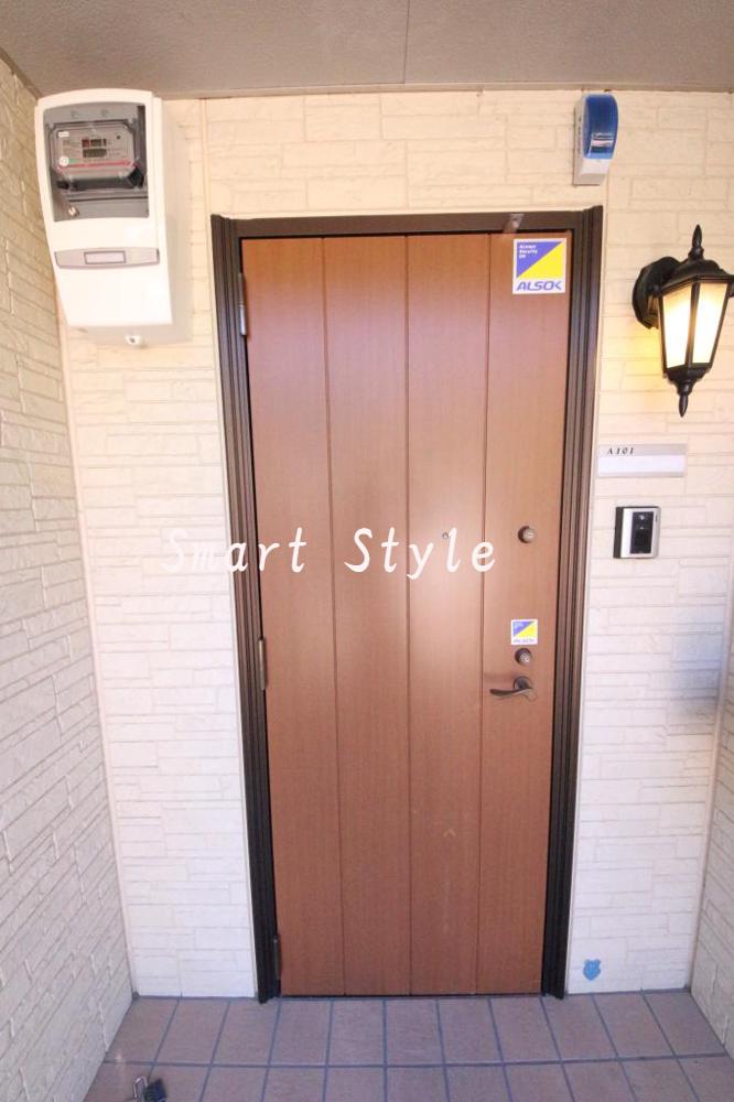 23/30 エントランス