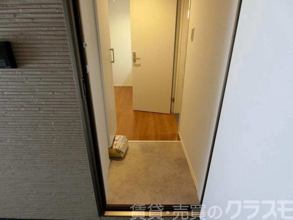 16/30 玄関