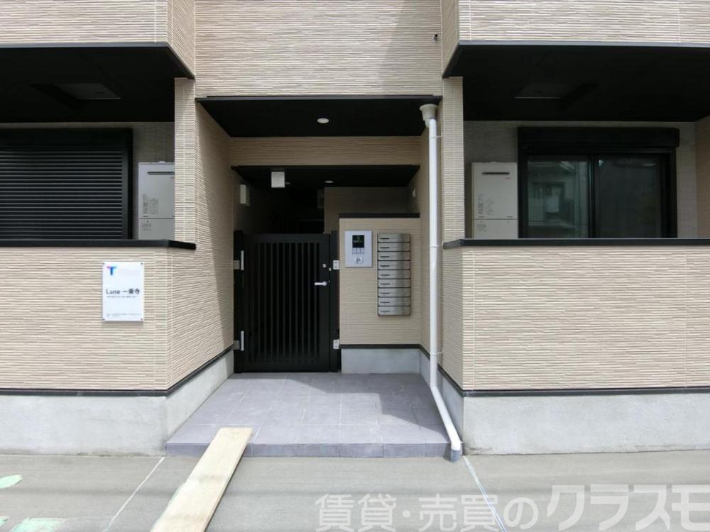 2/4 エントランス