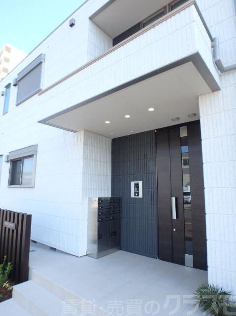 20/30 エントランス