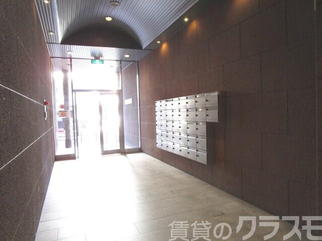 23/29 エントランス