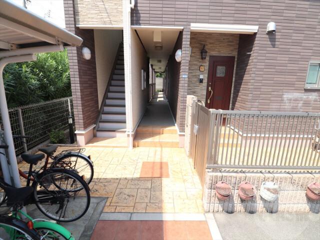 22/30 エントランス