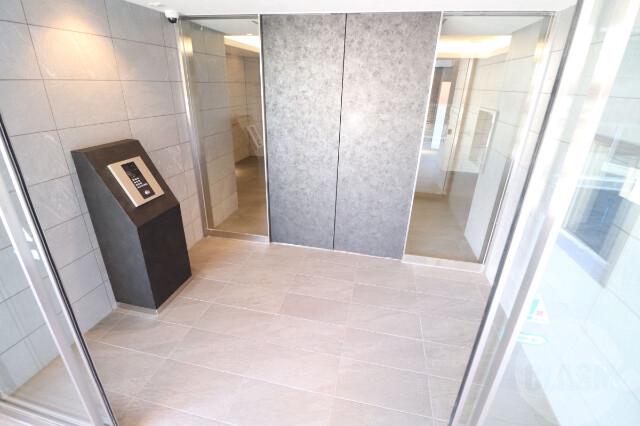 22/30 エントランス