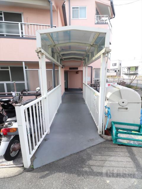 22/30 エントランス