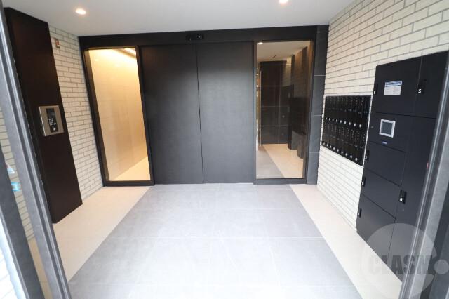 22/30 エントランス