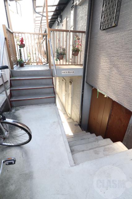 22/30 エントランス