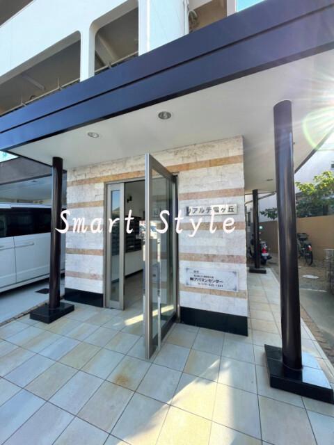 19/30 エントランス