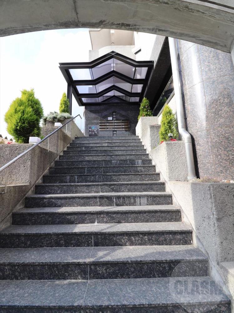 21/29 エントランス