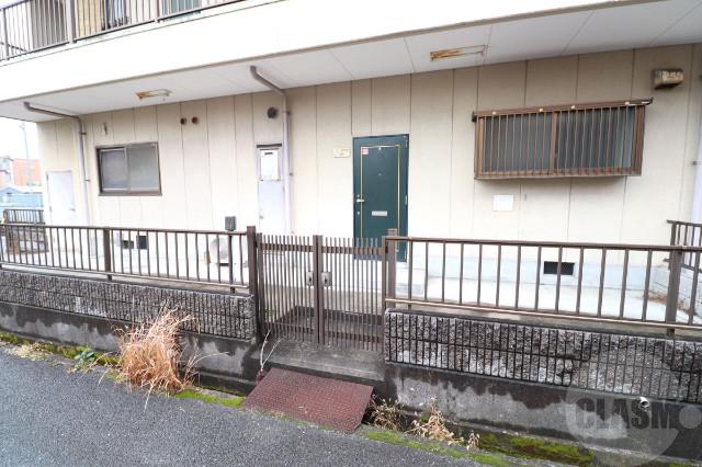 22/30 エントランス