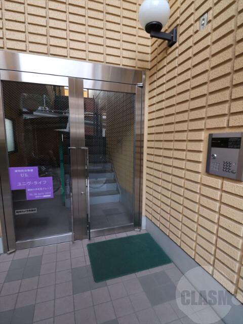 22/30 エントランス