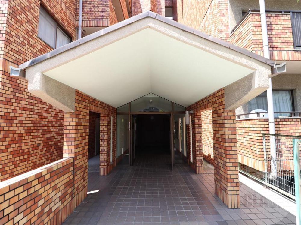 22/30 エントランス