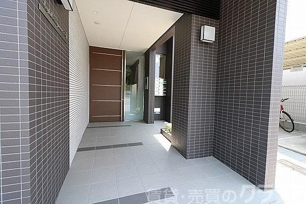 28/30 エントランス