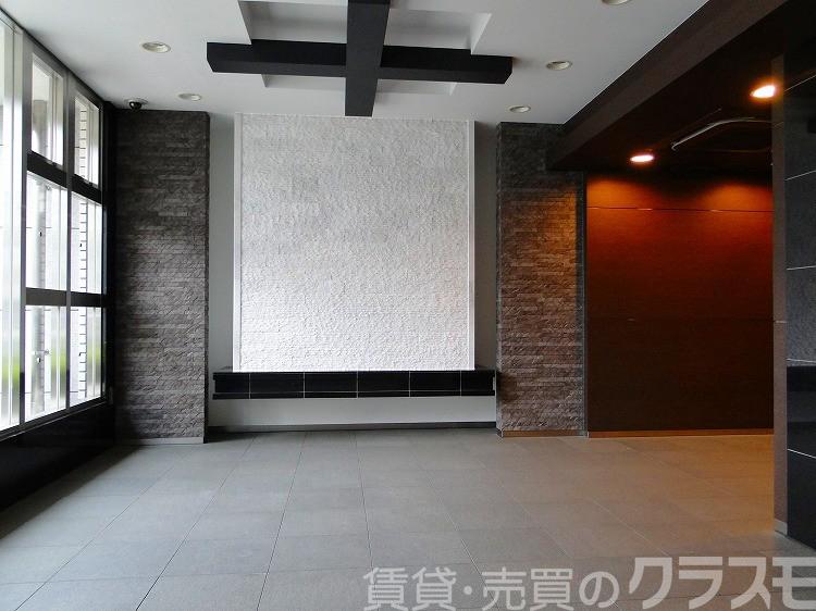 30/30 エントランス