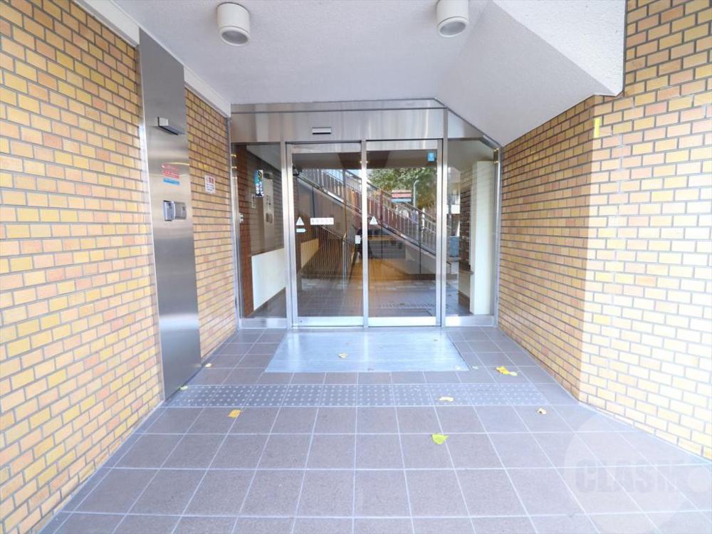 22/30 エントランス