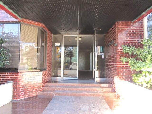 25/30 エントランス