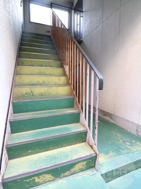 22/30 エントランス