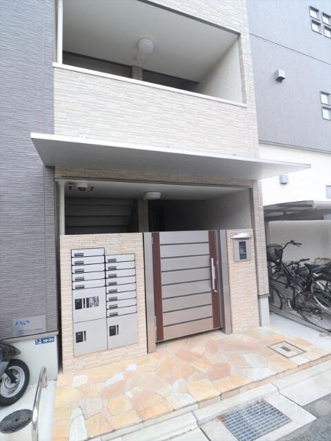 22/30 エントランス