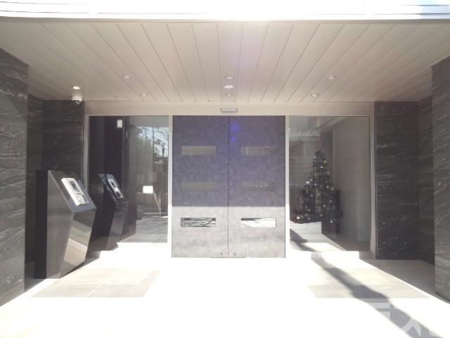 23/29 エントランス