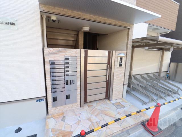 22/30 エントランス