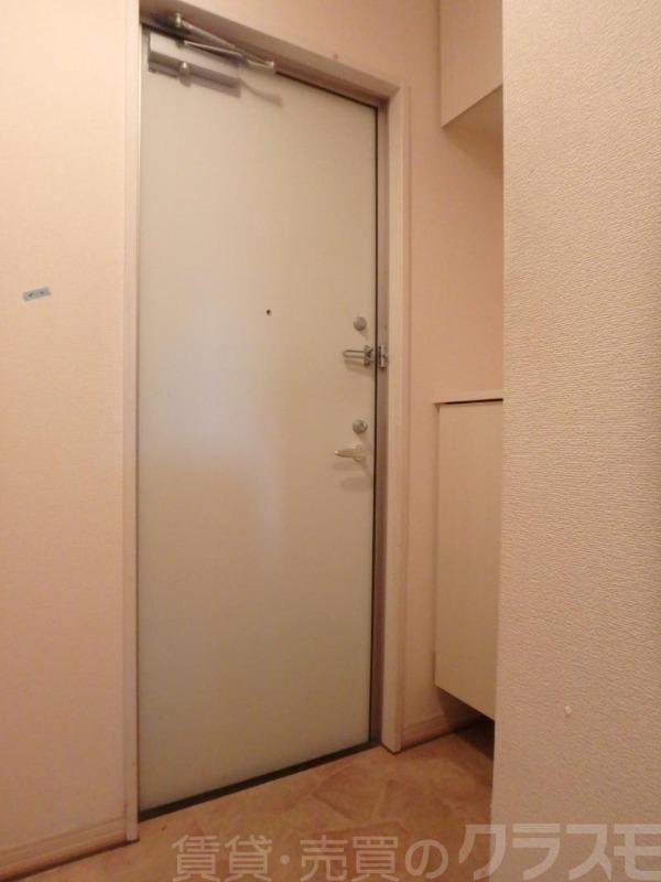 13/26 玄関